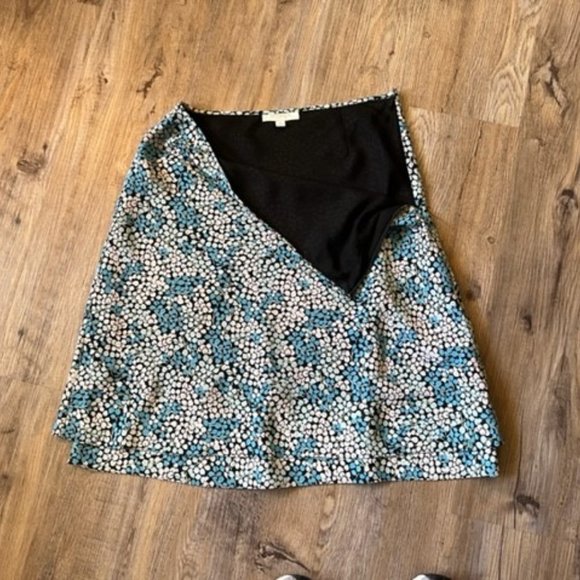 Colorful blue and cream colored Ann Taylor mid length skirt - Size 8 - Picture 5 of 13